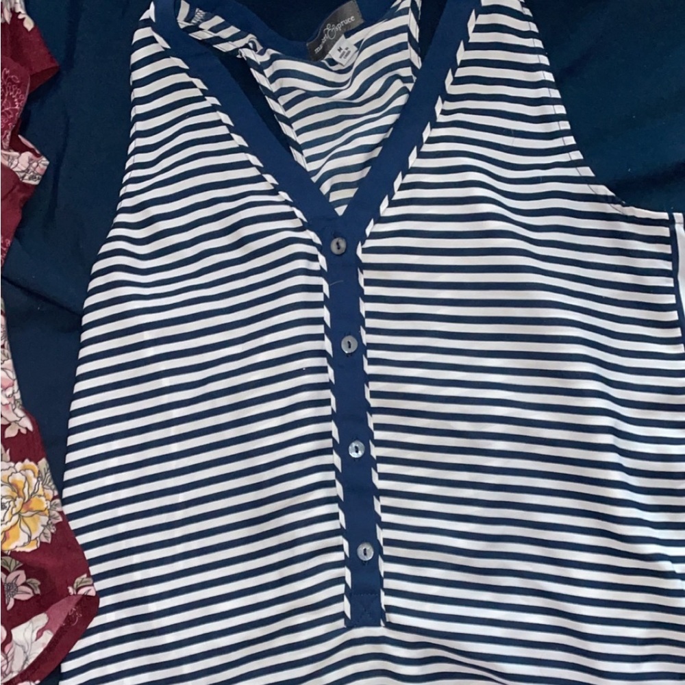 2 women’s shirts large